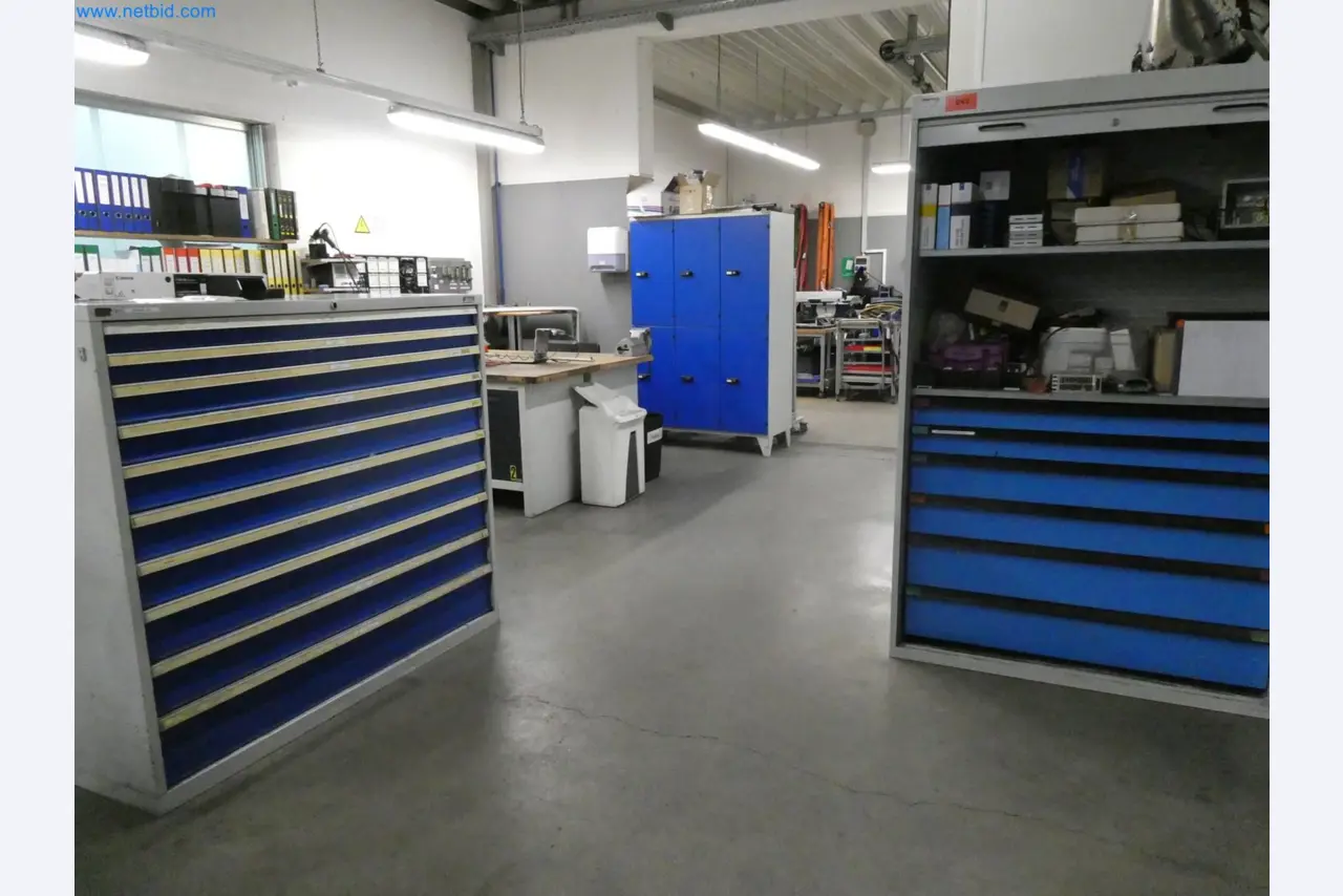 Engel Spritzgießmaschinen und Maschinen aus der Kunststoffindustrie-14