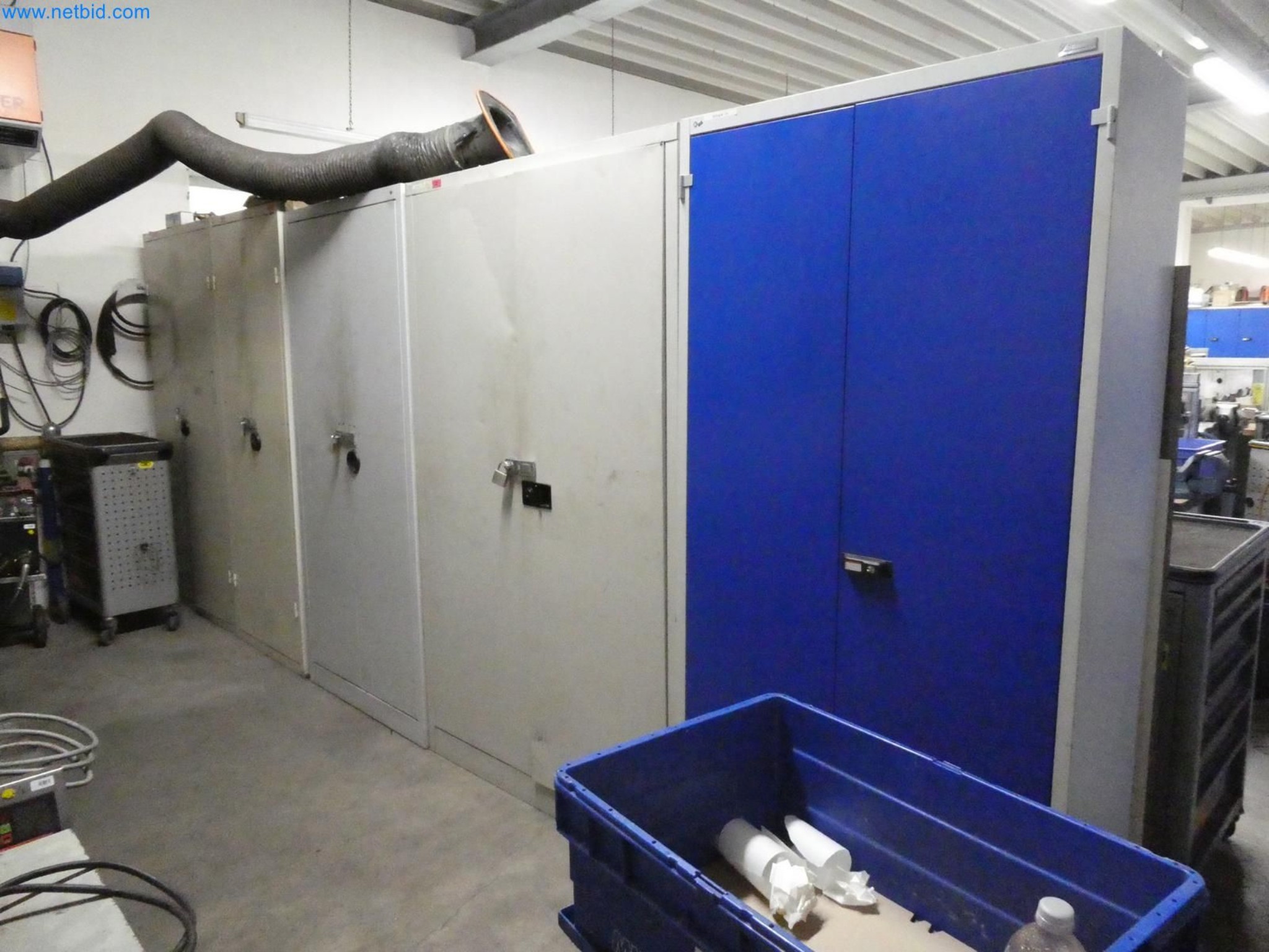 Engel Spritzgießmaschinen und Maschinen aus der Kunststoffindustrie-15