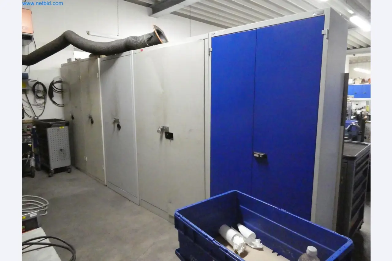 Engel Spritzgießmaschinen und Maschinen aus der Kunststoffindustrie-15