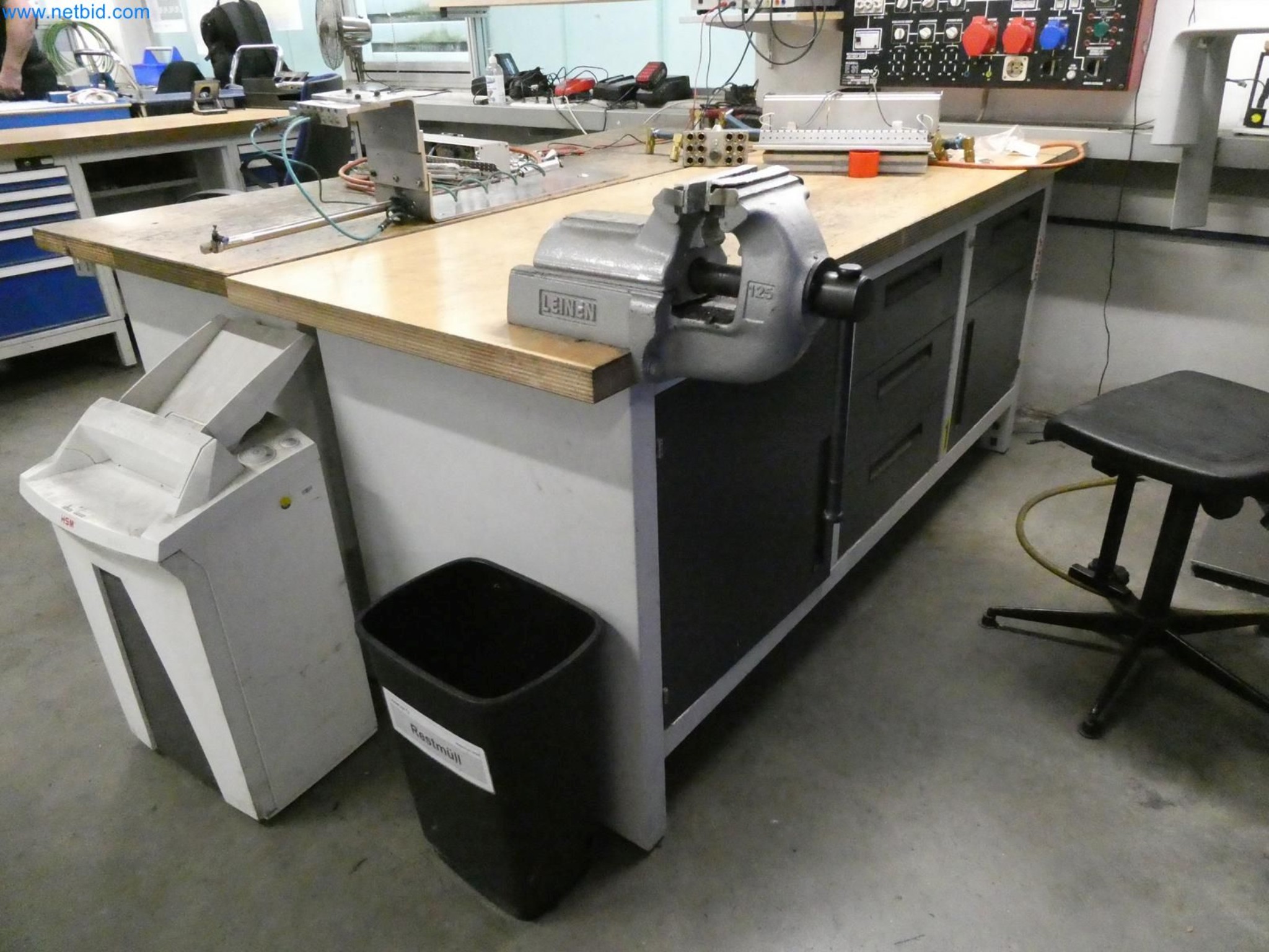 Engel Spritzgießmaschinen und Maschinen aus der Kunststoffindustrie-1