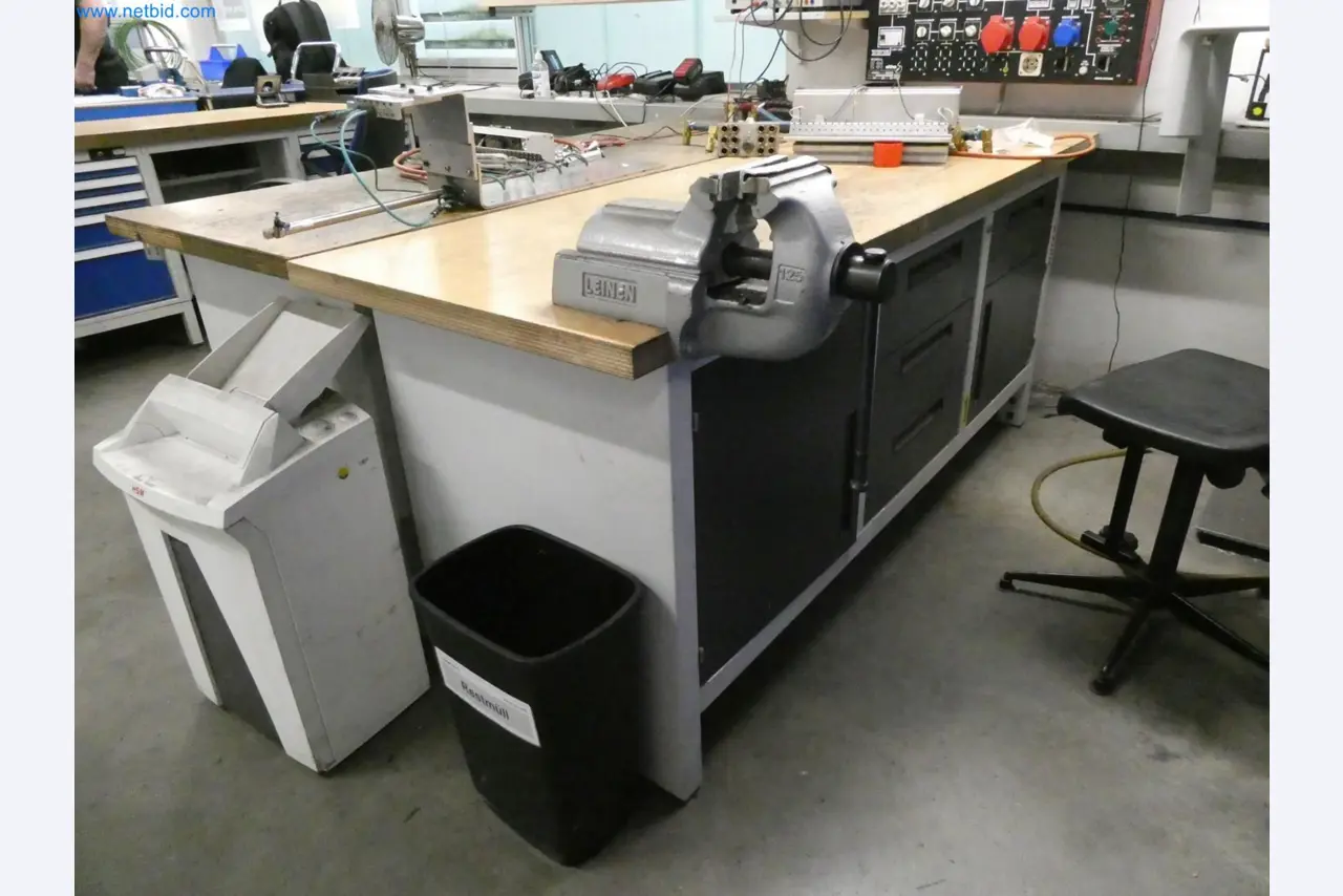 Engel Spritzgießmaschinen und Maschinen aus der Kunststoffindustrie-1