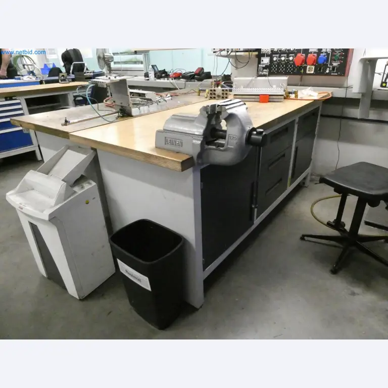 Engel Spritzgießmaschinen und Maschinen aus der Kunststoffindustrie-1