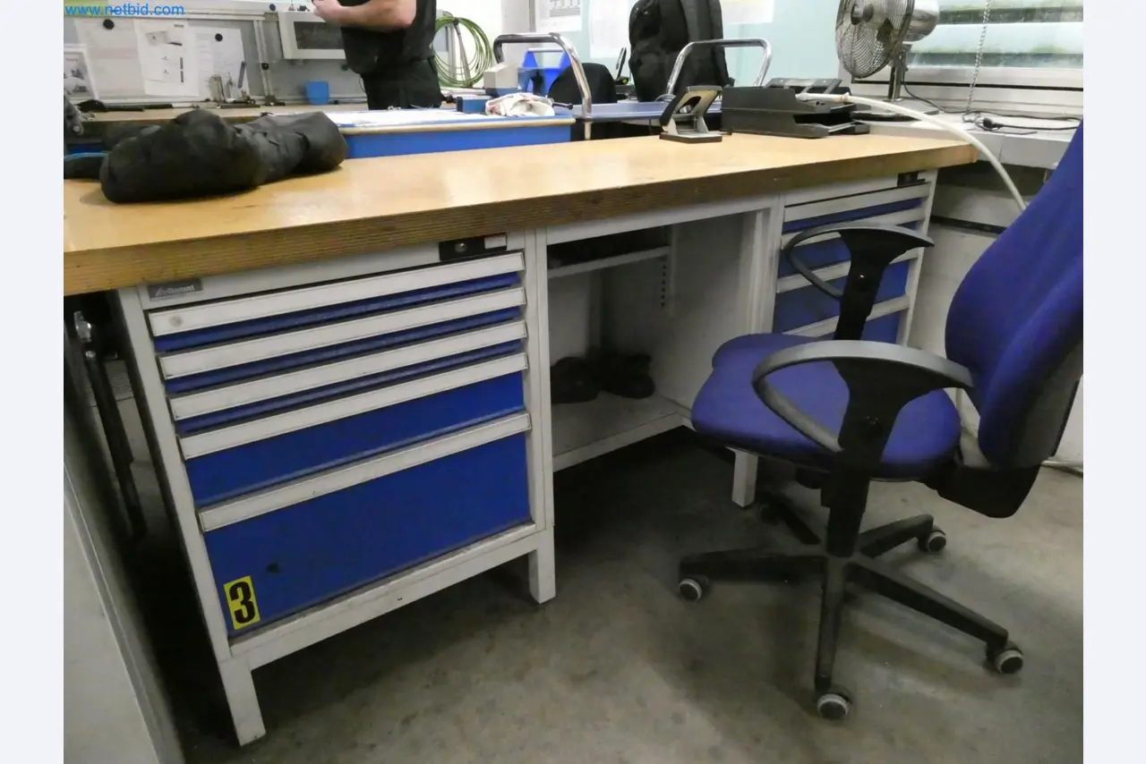 Engel Spritzgießmaschinen und Maschinen aus der Kunststoffindustrie-2