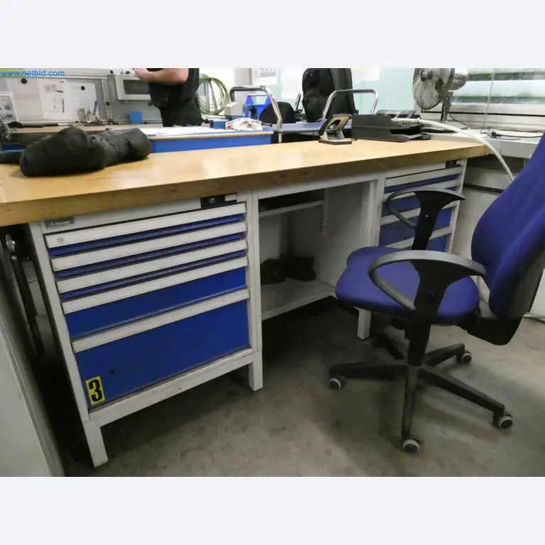 Engel Spritzgießmaschinen und Maschinen aus der Kunststoffindustrie-2