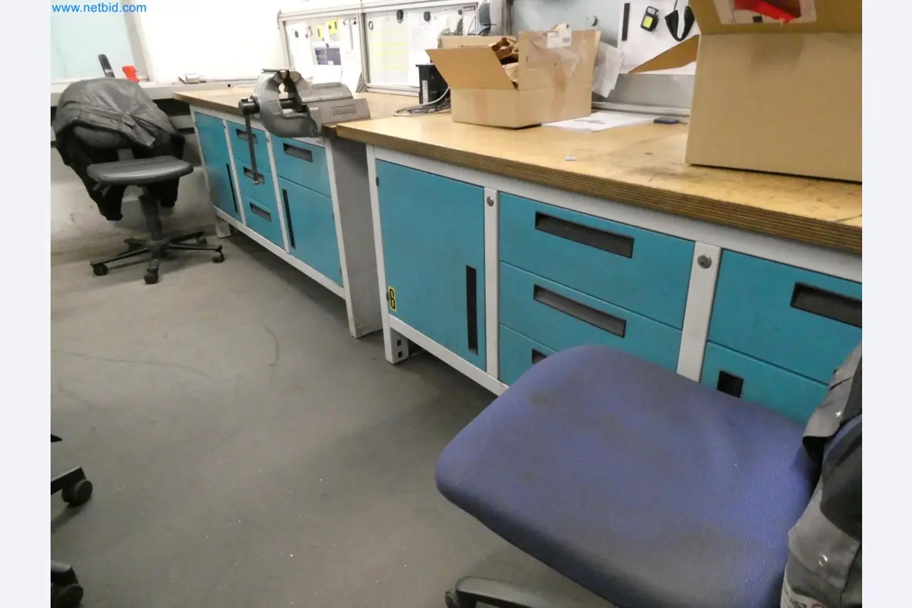 Engel Spritzgießmaschinen und Maschinen aus der Kunststoffindustrie-4