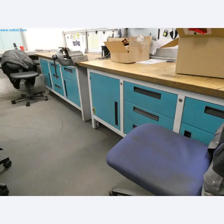 Engel Spritzgießmaschinen und Maschinen aus der Kunststoffindustrie-4