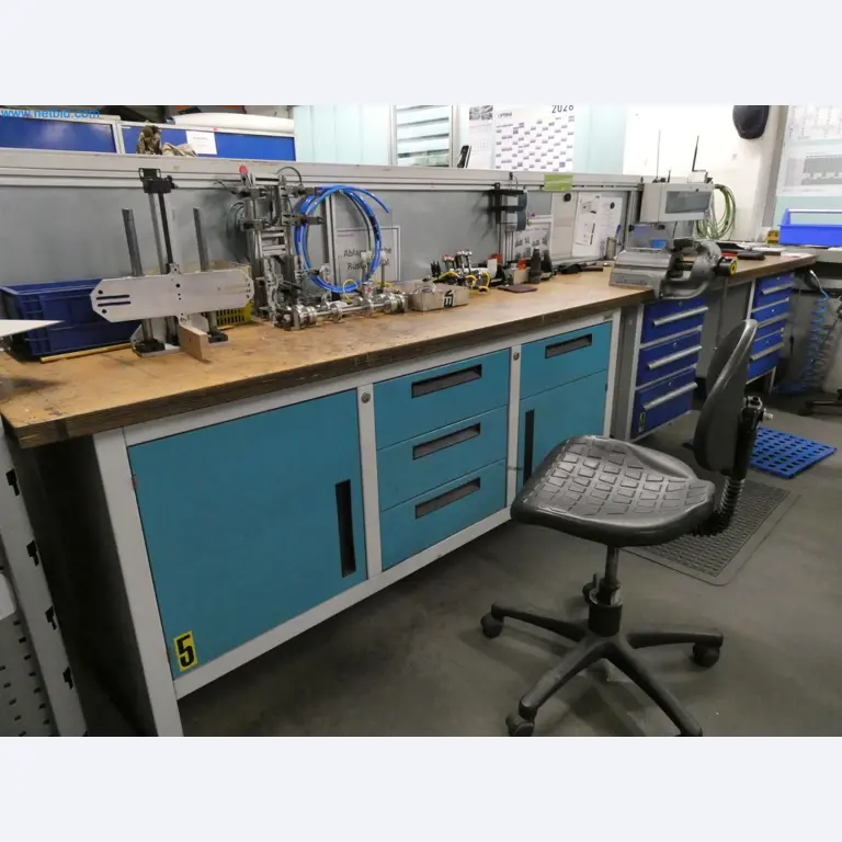 Engel Spritzgießmaschinen und Maschinen aus der Kunststoffindustrie-6