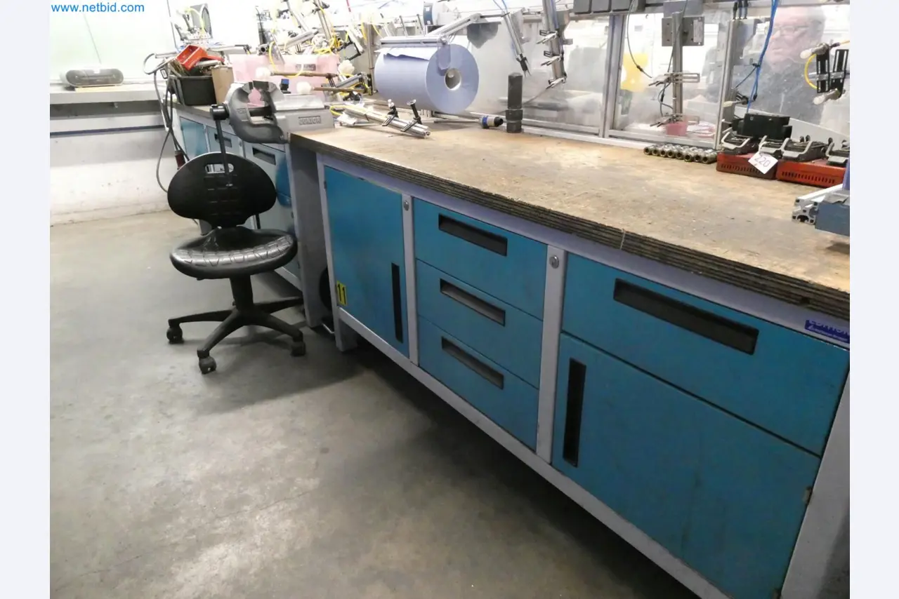 Engel Spritzgießmaschinen und Maschinen aus der Kunststoffindustrie-7