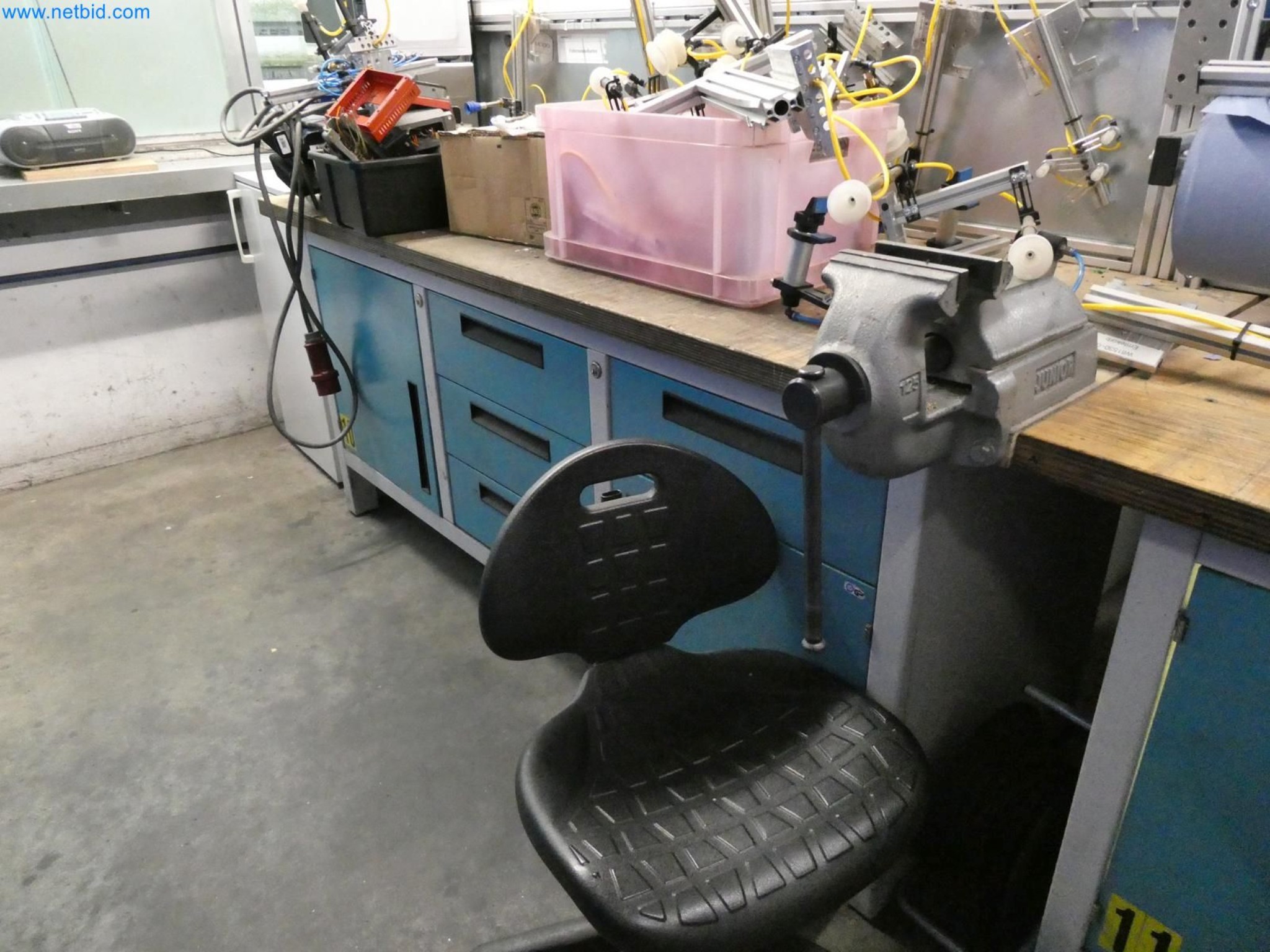 Engel Spritzgießmaschinen und Maschinen aus der Kunststoffindustrie-8