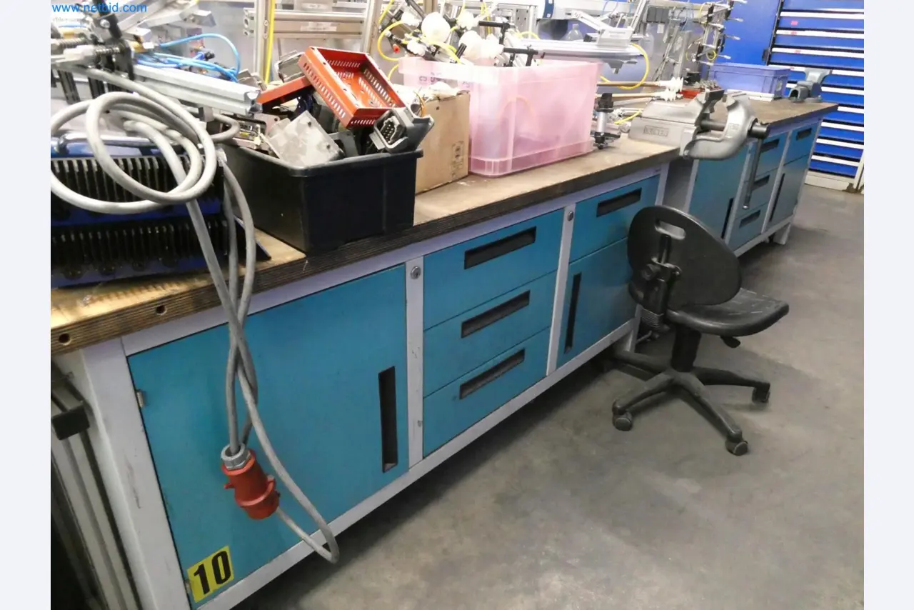 Engel Spritzgießmaschinen und Maschinen aus der Kunststoffindustrie-9