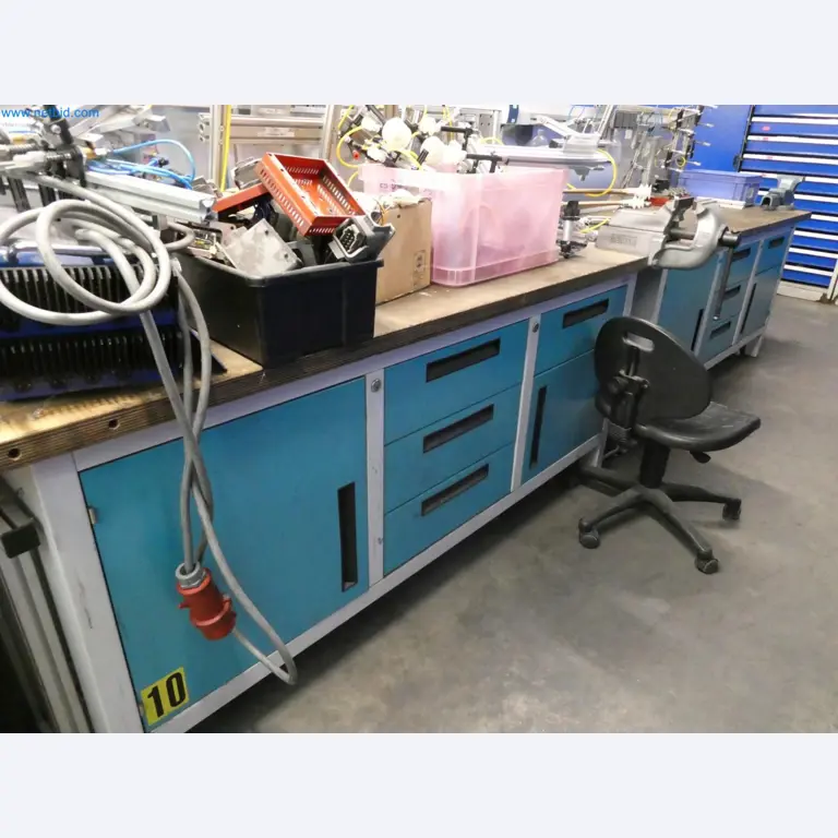 Engel Spritzgießmaschinen und Maschinen aus der Kunststoffindustrie-9