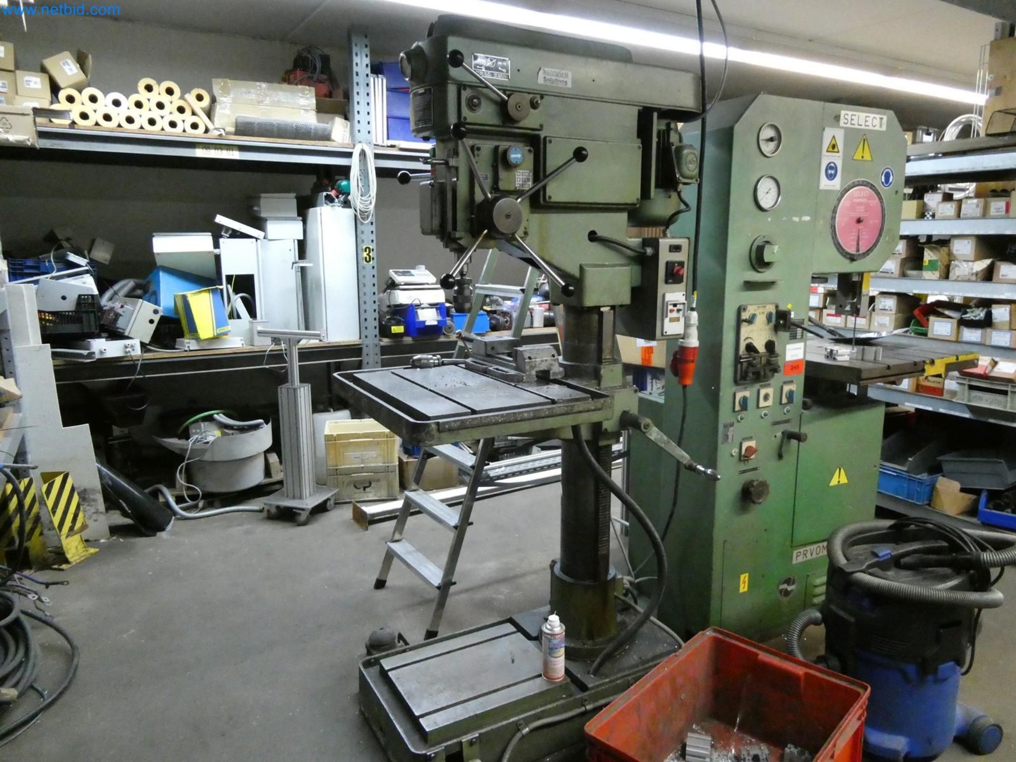 Engel Spritzgießmaschinen und Maschinen aus der Kunststoffindustrie-1