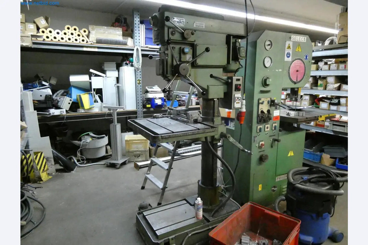 Engel Spritzgießmaschinen und Maschinen aus der Kunststoffindustrie-1