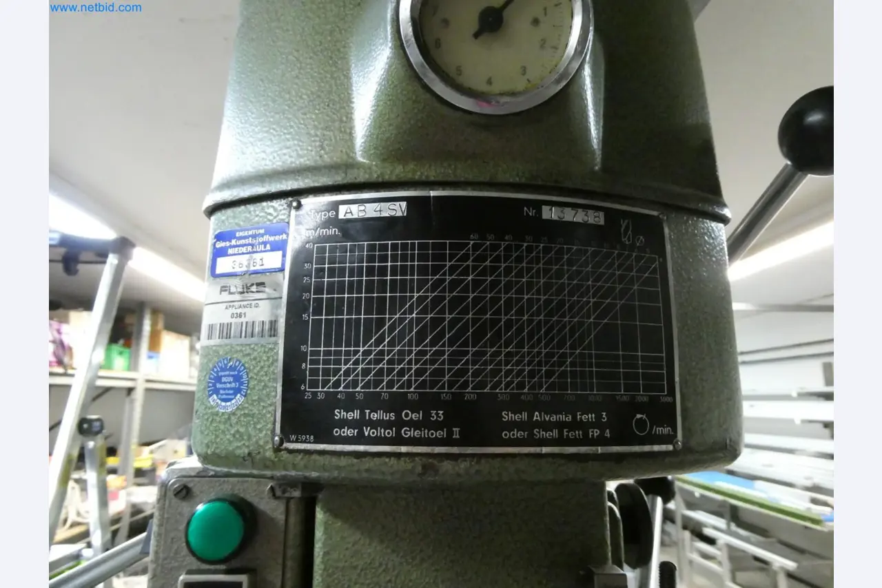 Engel Spritzgießmaschinen und Maschinen aus der Kunststoffindustrie-2