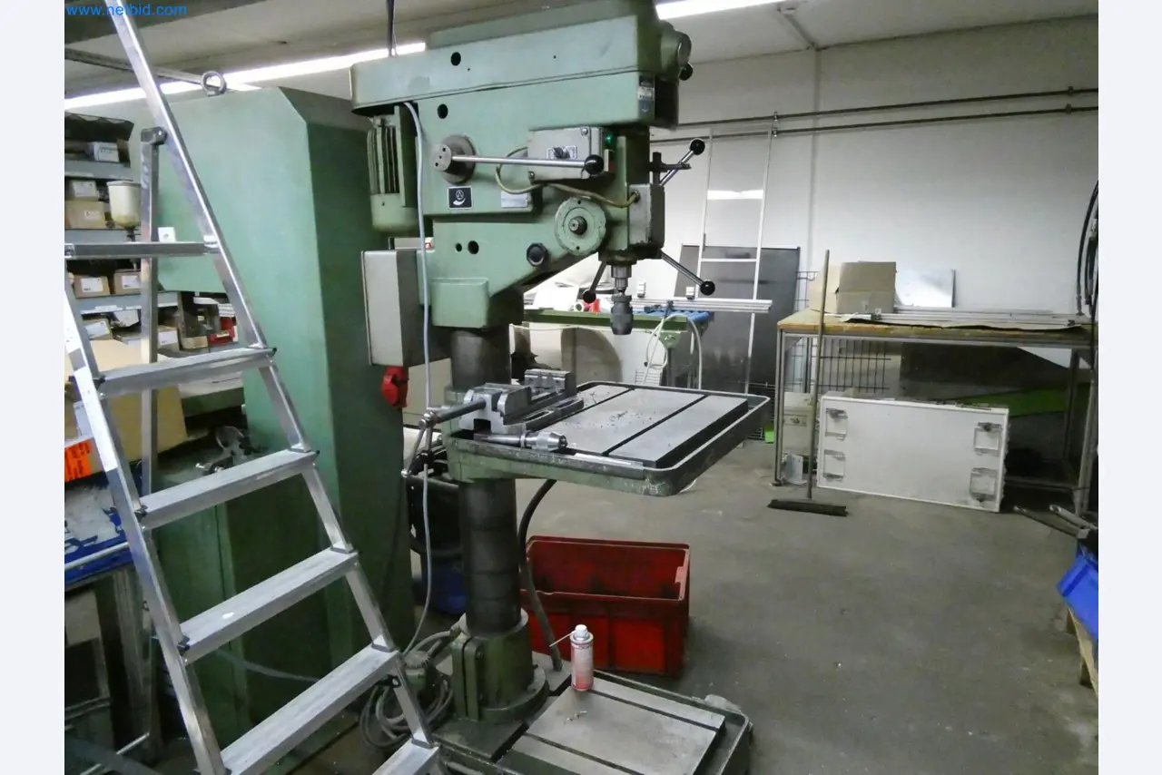 Engel Spritzgießmaschinen und Maschinen aus der Kunststoffindustrie-4