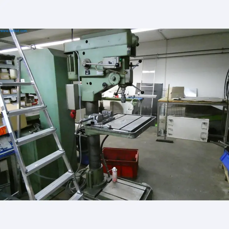 Engel Spritzgießmaschinen und Maschinen aus der Kunststoffindustrie-4