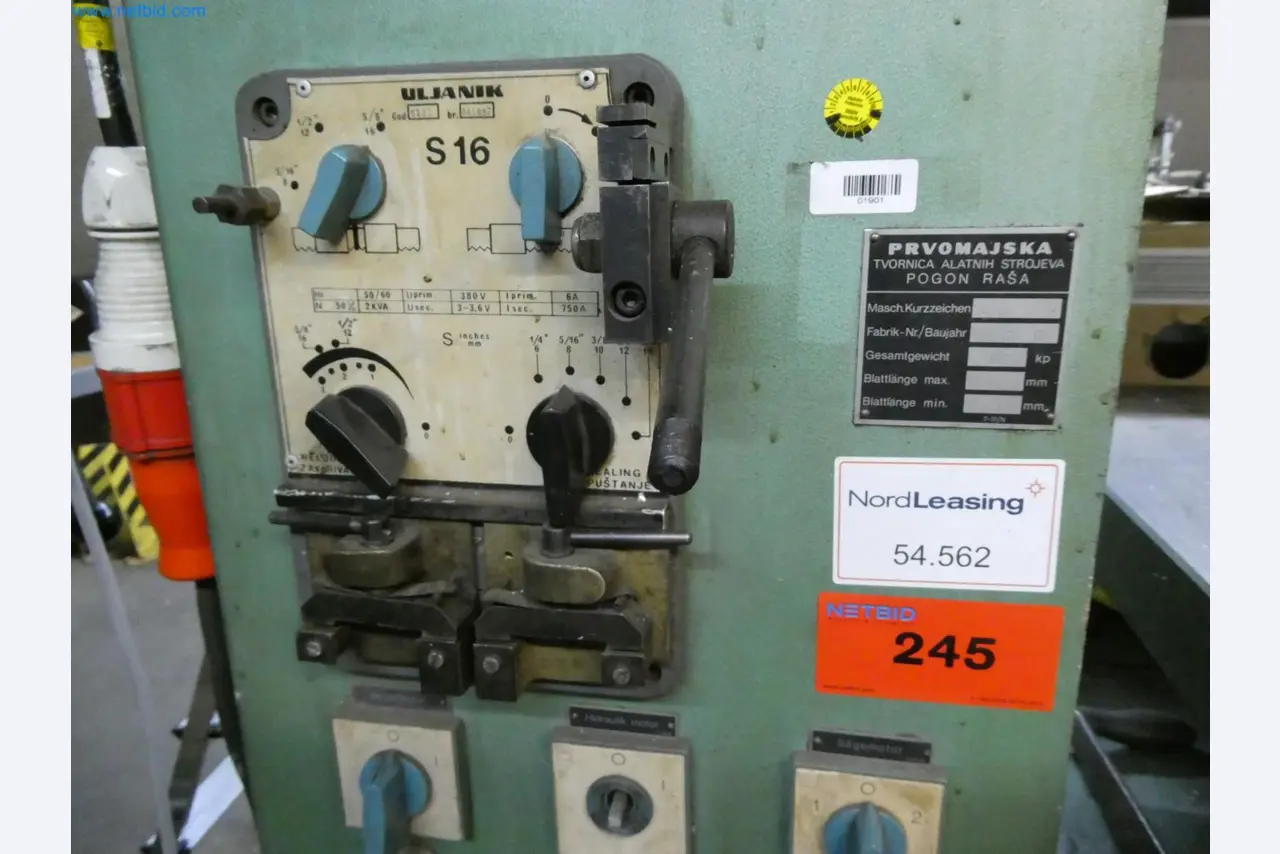 Engel Spritzgießmaschinen und Maschinen aus der Kunststoffindustrie-1