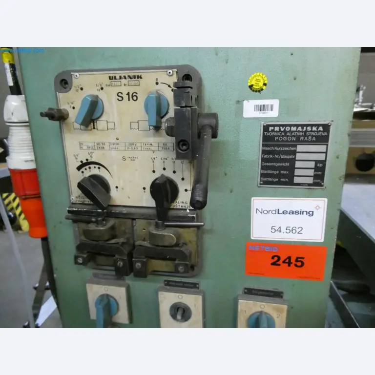 Engel Spritzgießmaschinen und Maschinen aus der Kunststoffindustrie-1