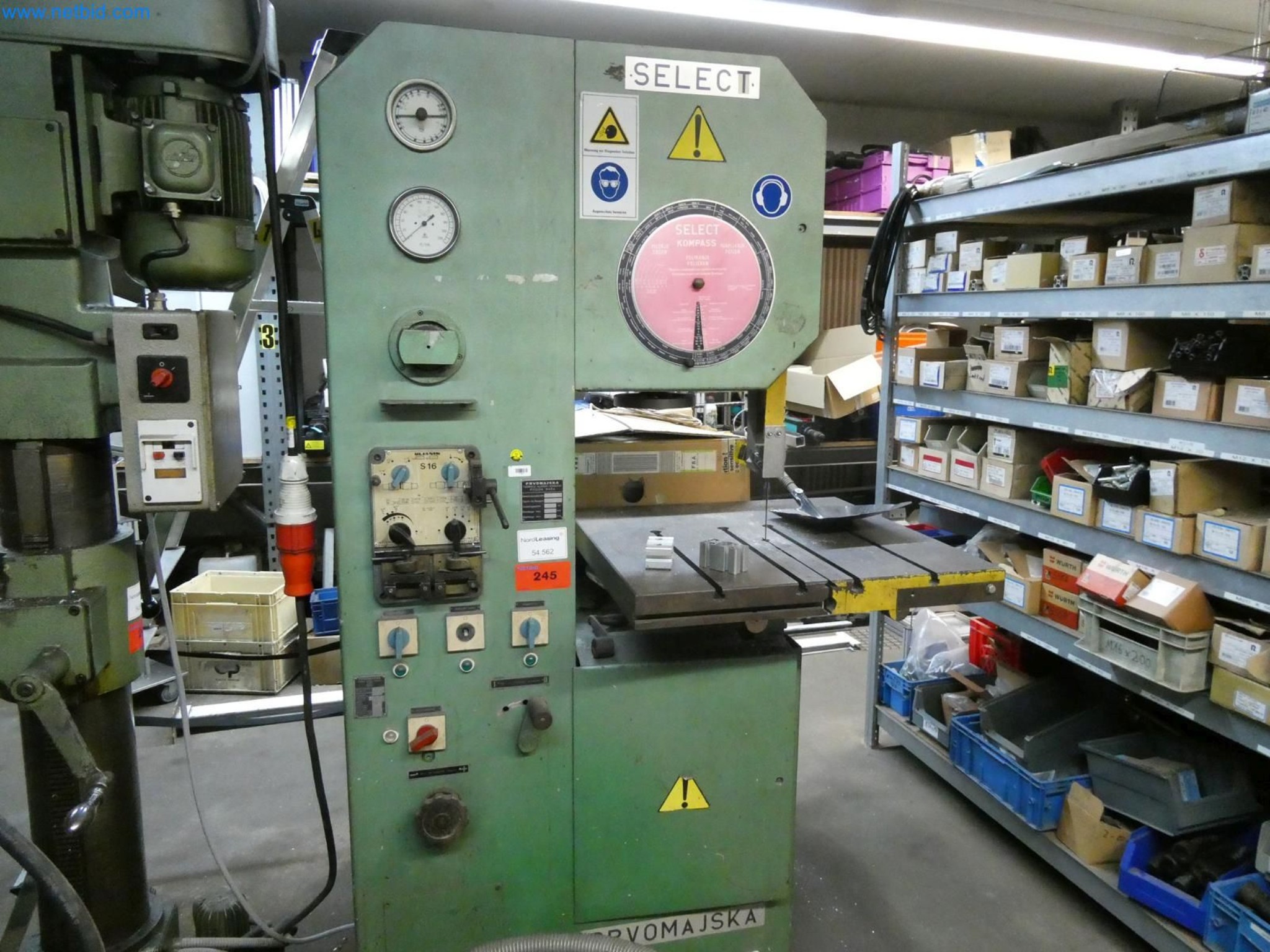 Engel Spritzgießmaschinen und Maschinen aus der Kunststoffindustrie-2