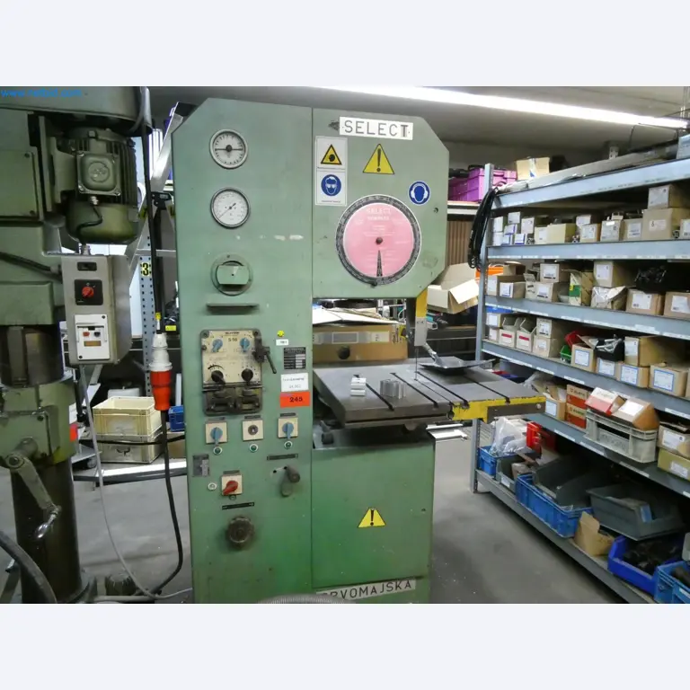 Engel Spritzgießmaschinen und Maschinen aus der Kunststoffindustrie-2