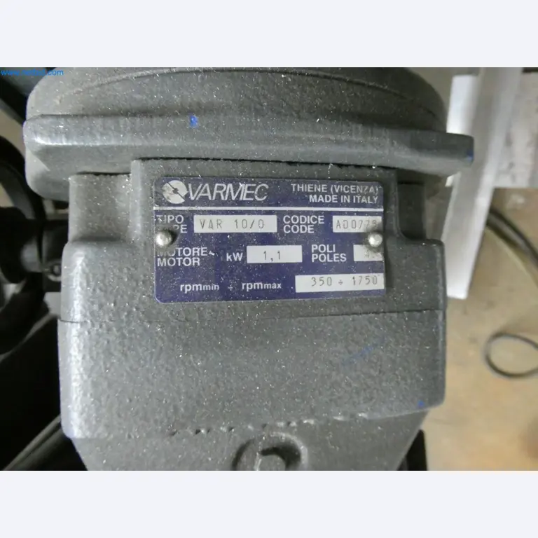 Engel Spritzgießmaschinen und Maschinen aus der Kunststoffindustrie-5