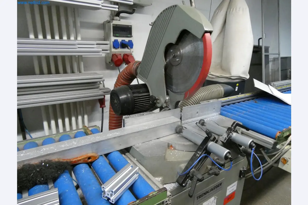 Engel Spritzgießmaschinen und Maschinen aus der Kunststoffindustrie-2