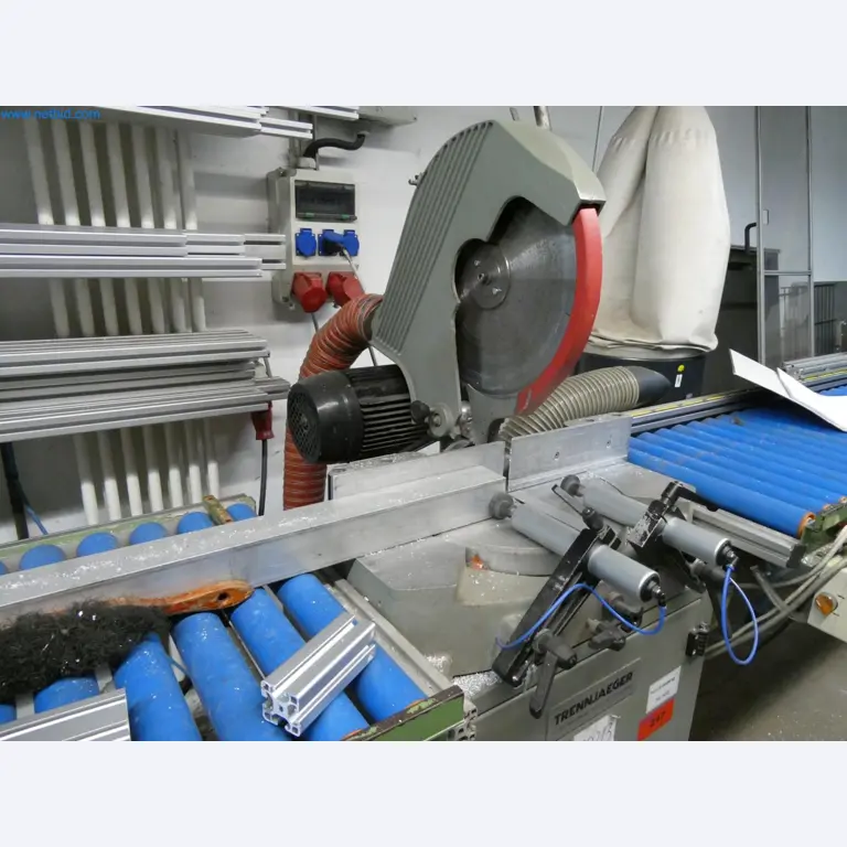 Engel Spritzgießmaschinen und Maschinen aus der Kunststoffindustrie-2