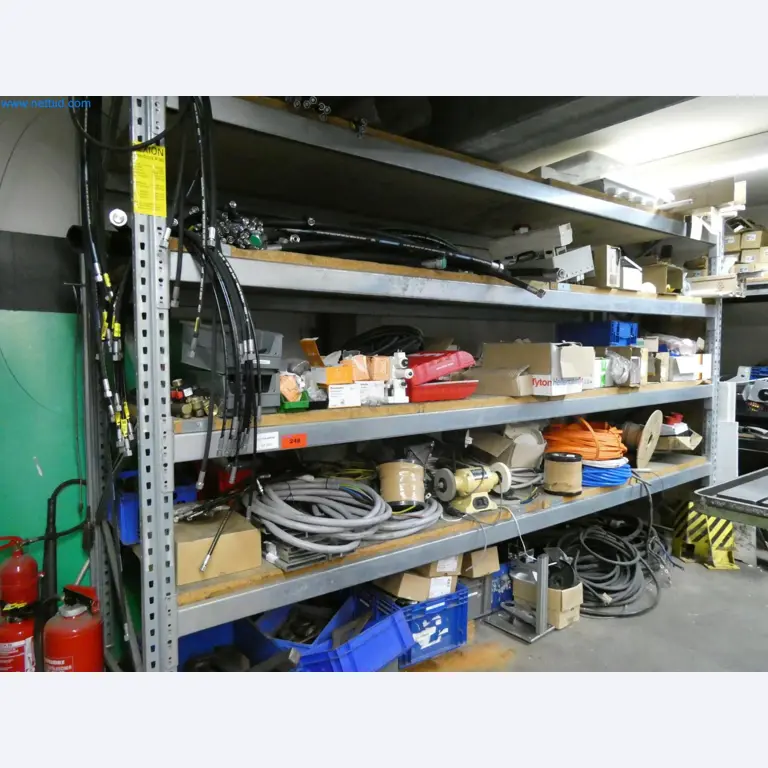 Engel Spritzgießmaschinen und Maschinen aus der Kunststoffindustrie-3