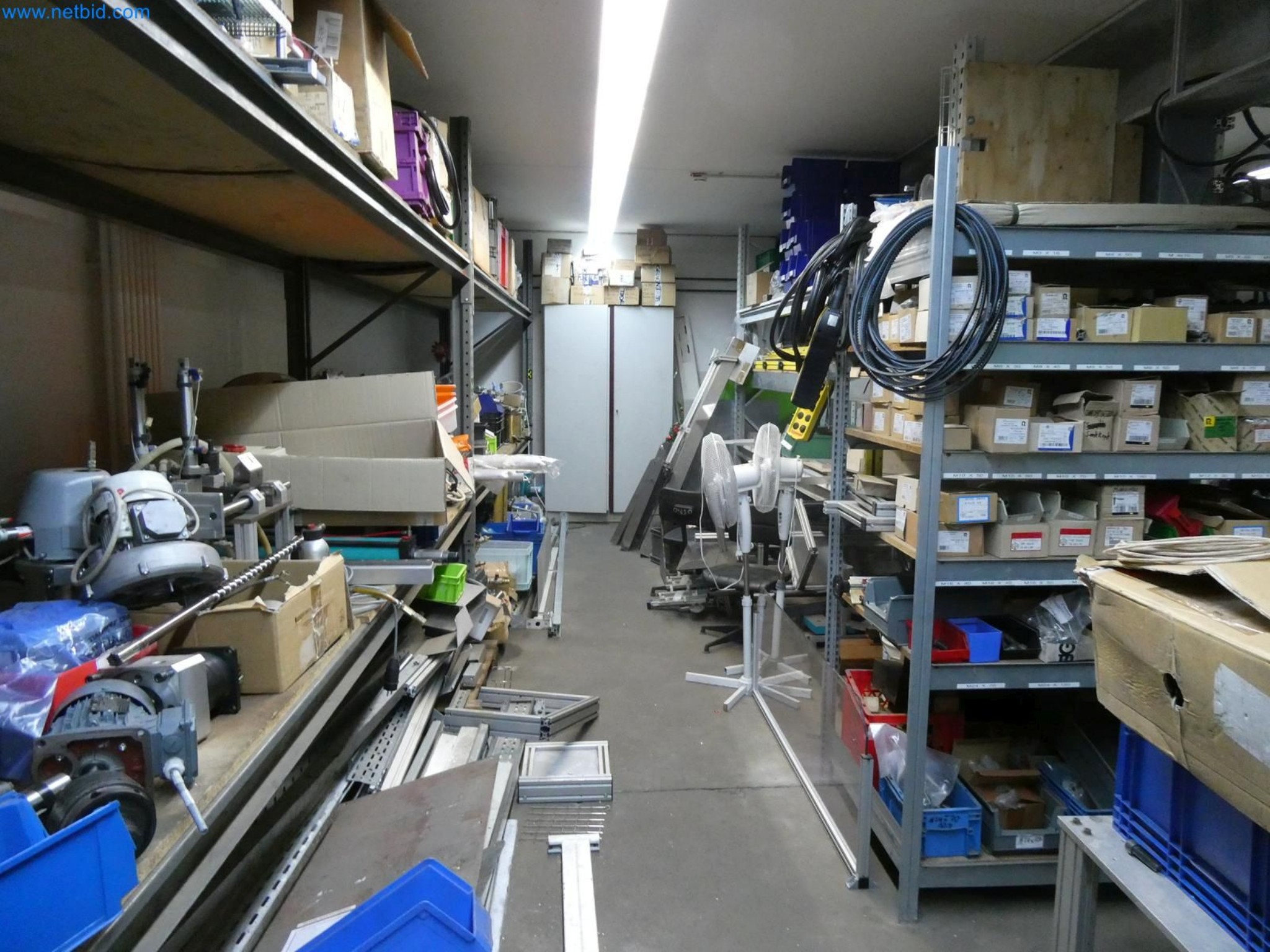 Engel Spritzgießmaschinen und Maschinen aus der Kunststoffindustrie-4