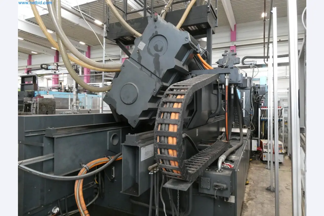 Engel Spritzgießmaschinen und Maschinen aus der Kunststoffindustrie-11