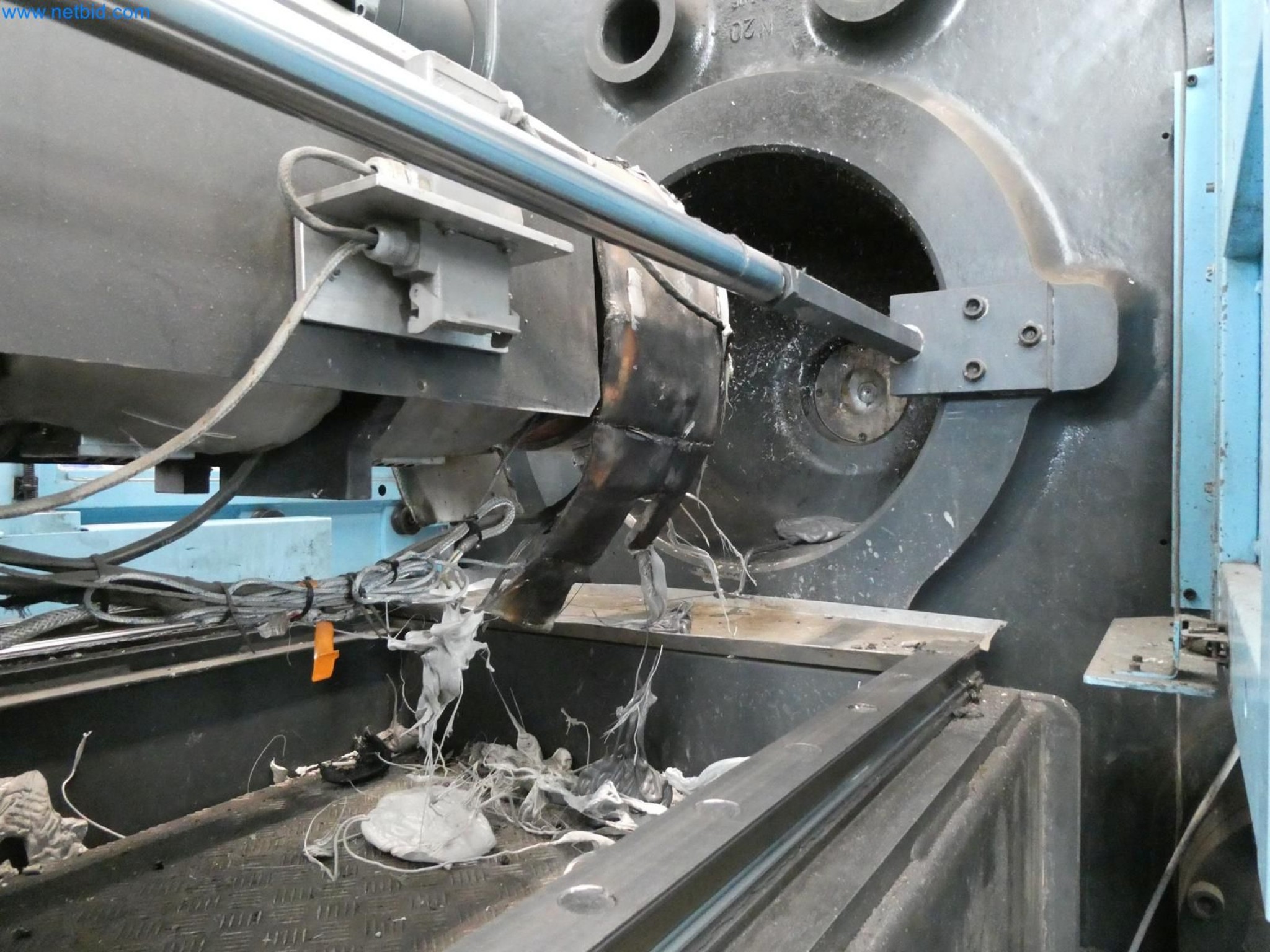 Engel Spritzgießmaschinen und Maschinen aus der Kunststoffindustrie-12