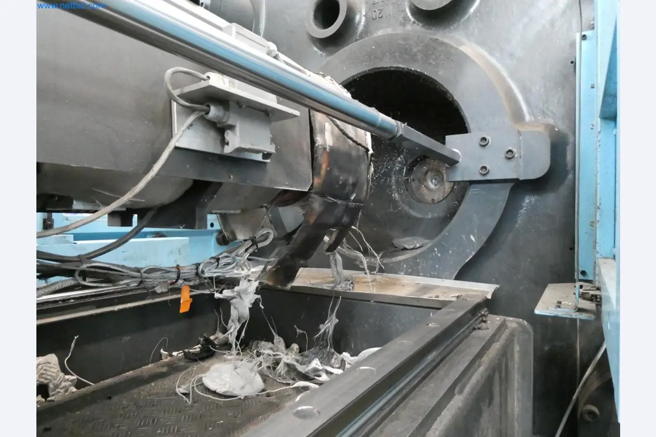 Engel Spritzgießmaschinen und Maschinen aus der Kunststoffindustrie-12