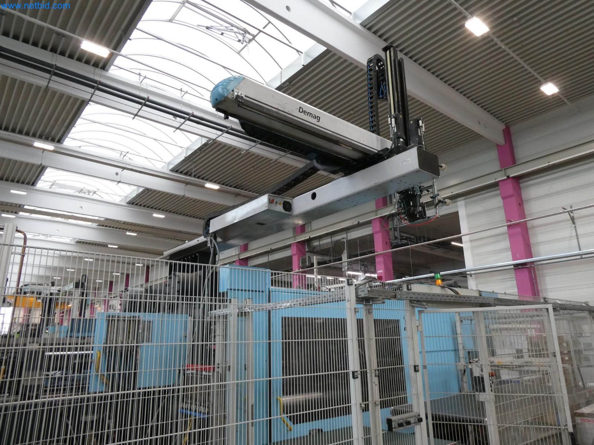 Engel Spritzgießmaschinen und Maschinen aus der Kunststoffindustrie-14