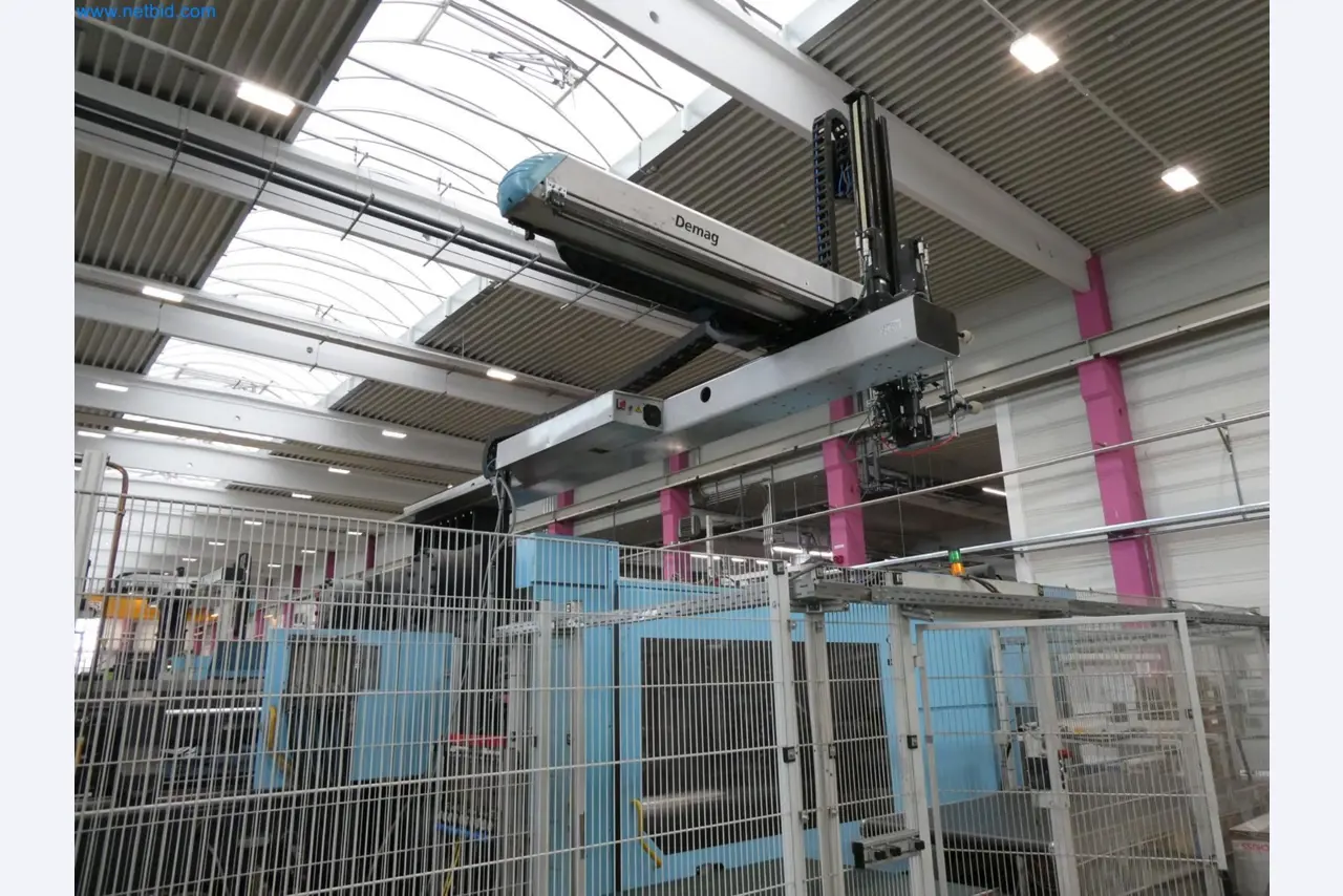 Engel Spritzgießmaschinen und Maschinen aus der Kunststoffindustrie-14