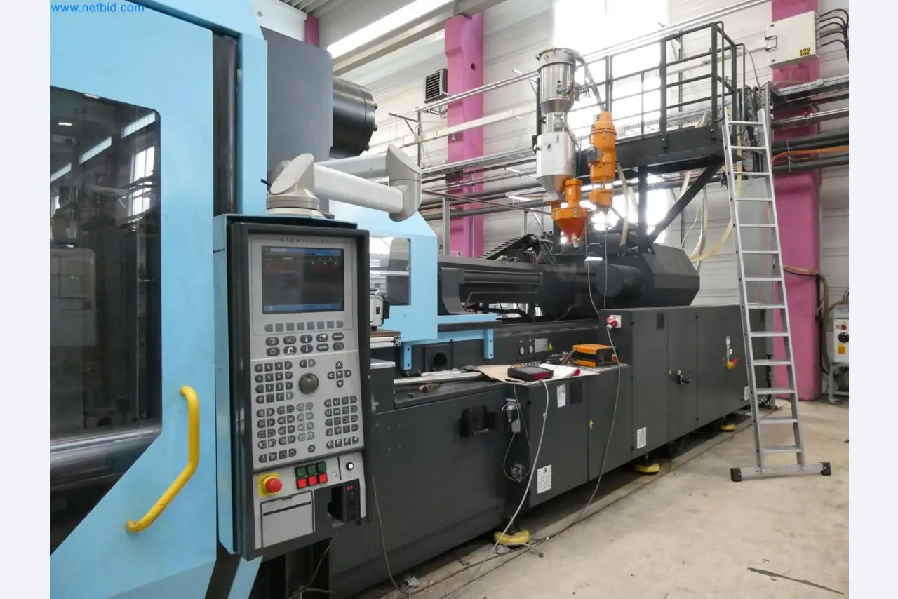 Engel Spritzgießmaschinen und Maschinen aus der Kunststoffindustrie-4