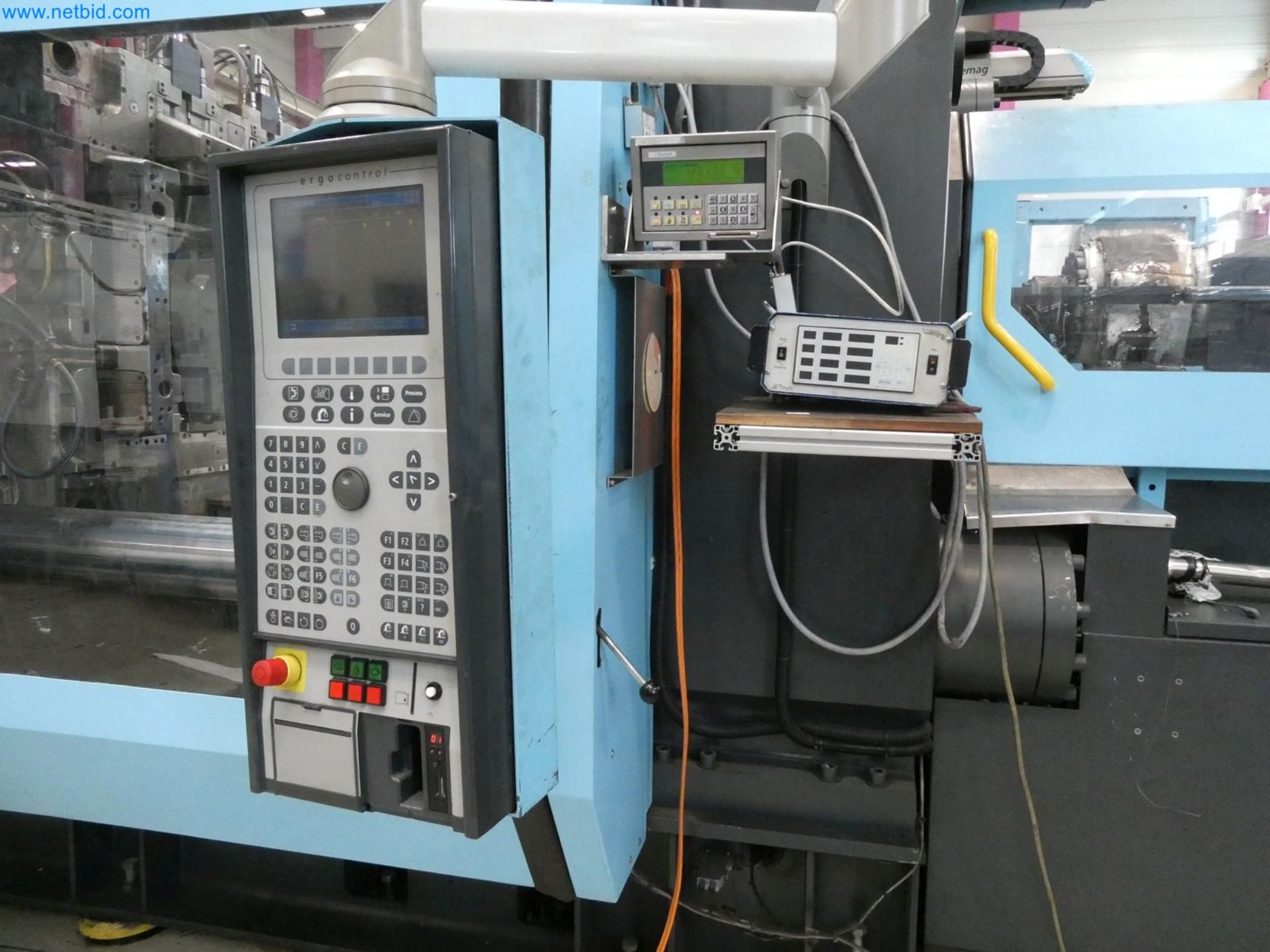 Engel Spritzgießmaschinen und Maschinen aus der Kunststoffindustrie-6