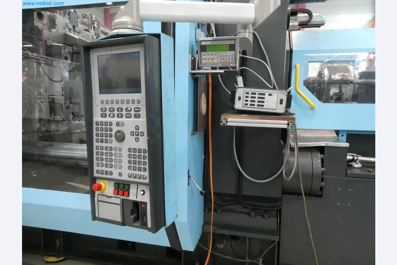 Engel Spritzgießmaschinen und Maschinen aus der Kunststoffindustrie-6