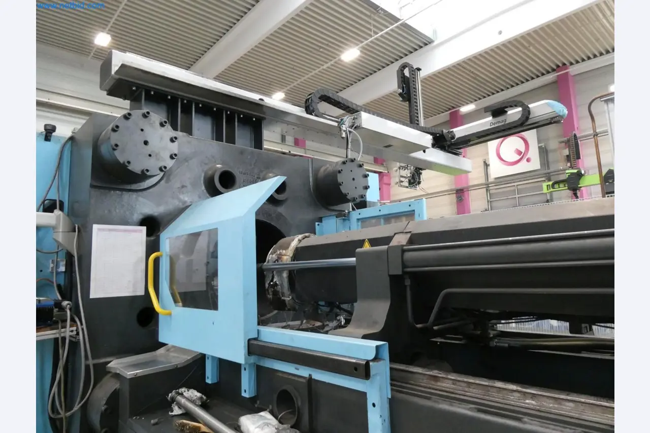 Engel Spritzgießmaschinen und Maschinen aus der Kunststoffindustrie-7