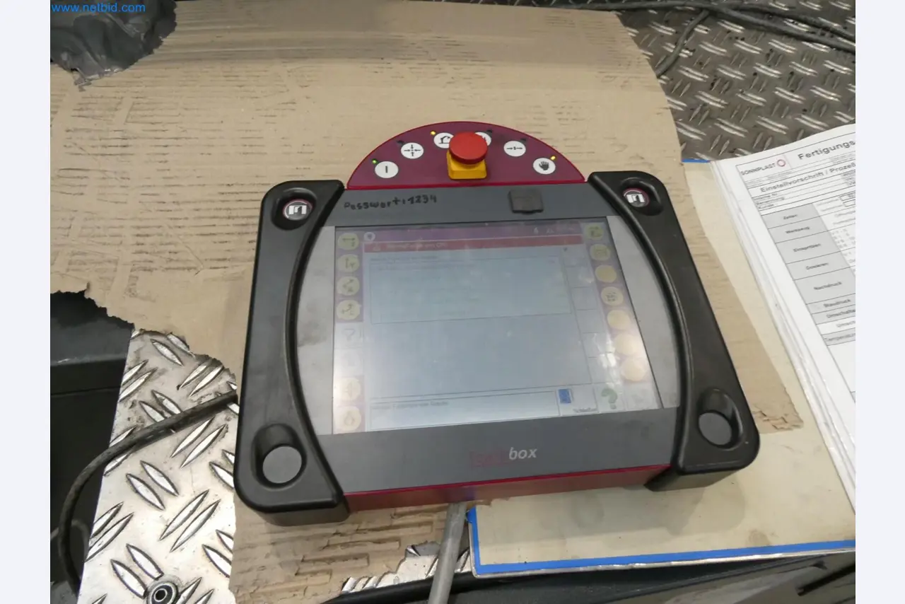 Engel Spritzgießmaschinen und Maschinen aus der Kunststoffindustrie-9