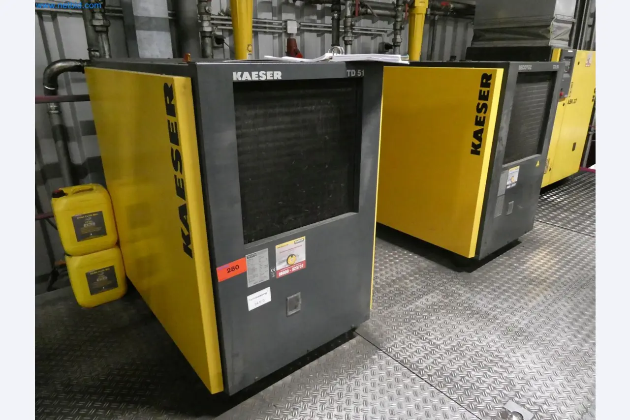 Engel Spritzgießmaschinen und Maschinen aus der Kunststoffindustrie-2