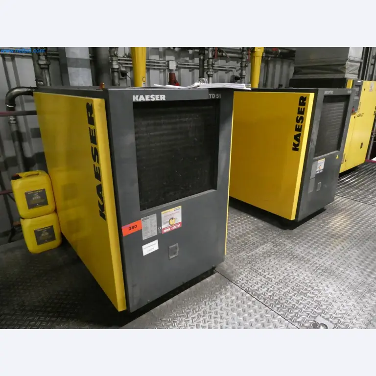 Engel Spritzgießmaschinen und Maschinen aus der Kunststoffindustrie-2