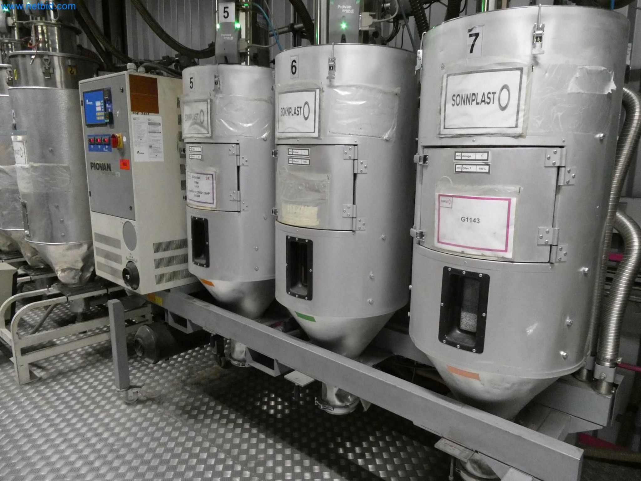 Engel Spritzgießmaschinen und Maschinen aus der Kunststoffindustrie-2