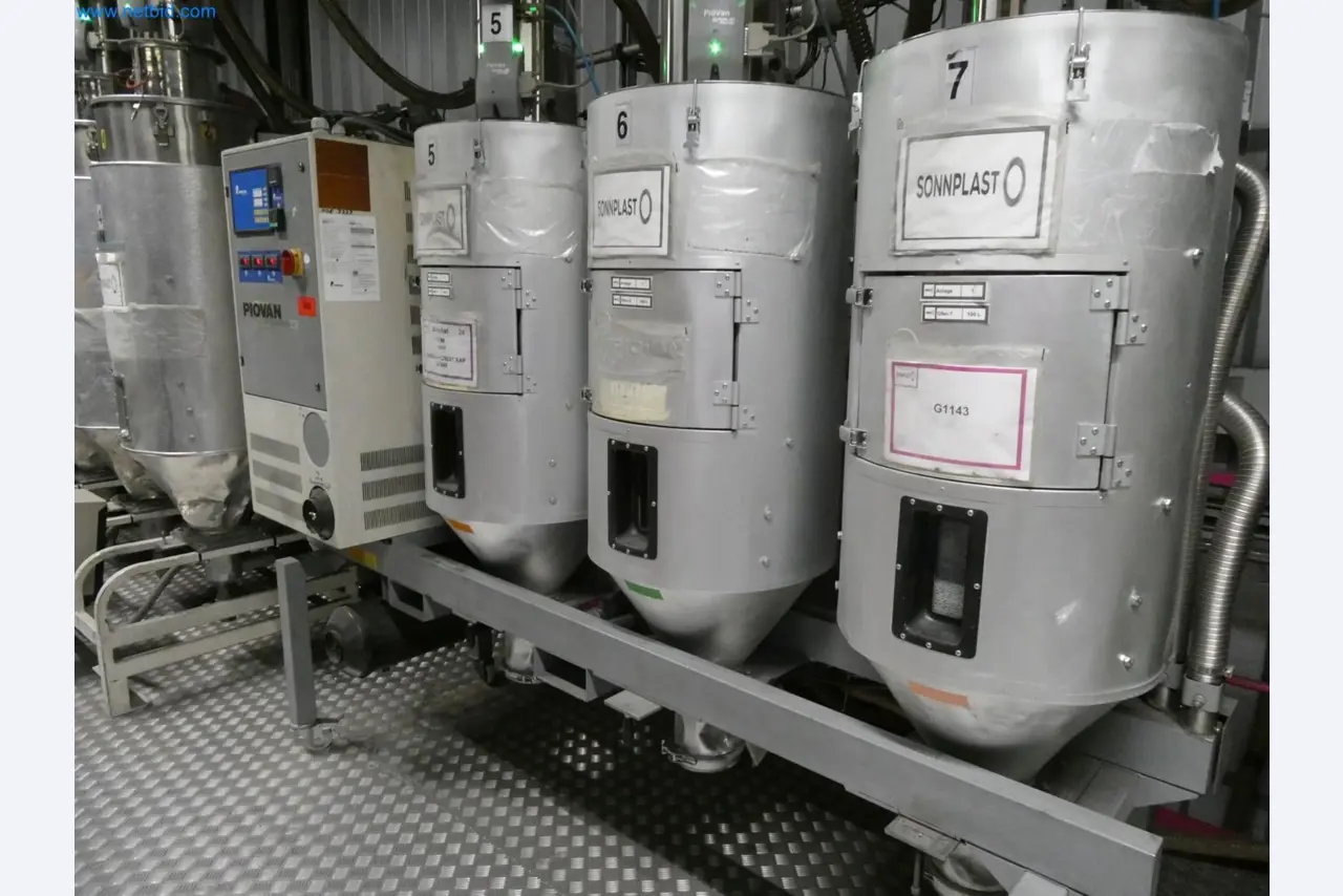 Engel Spritzgießmaschinen und Maschinen aus der Kunststoffindustrie-2