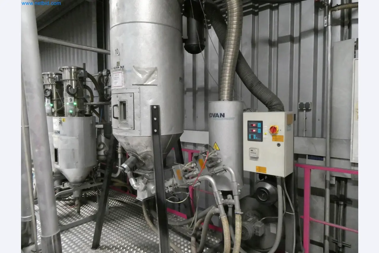 Engel Spritzgießmaschinen und Maschinen aus der Kunststoffindustrie-11