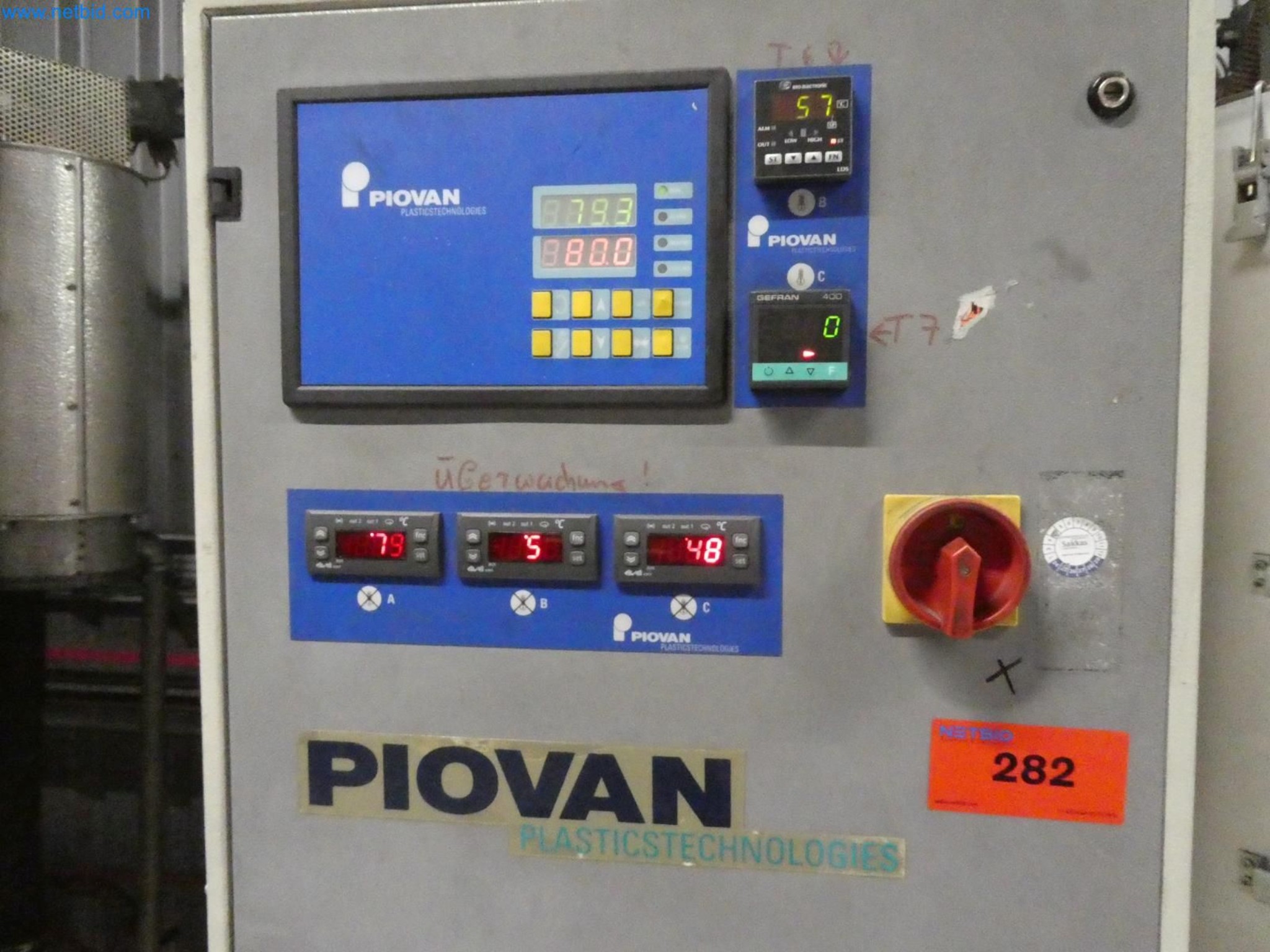 Engel Spritzgießmaschinen und Maschinen aus der Kunststoffindustrie-3