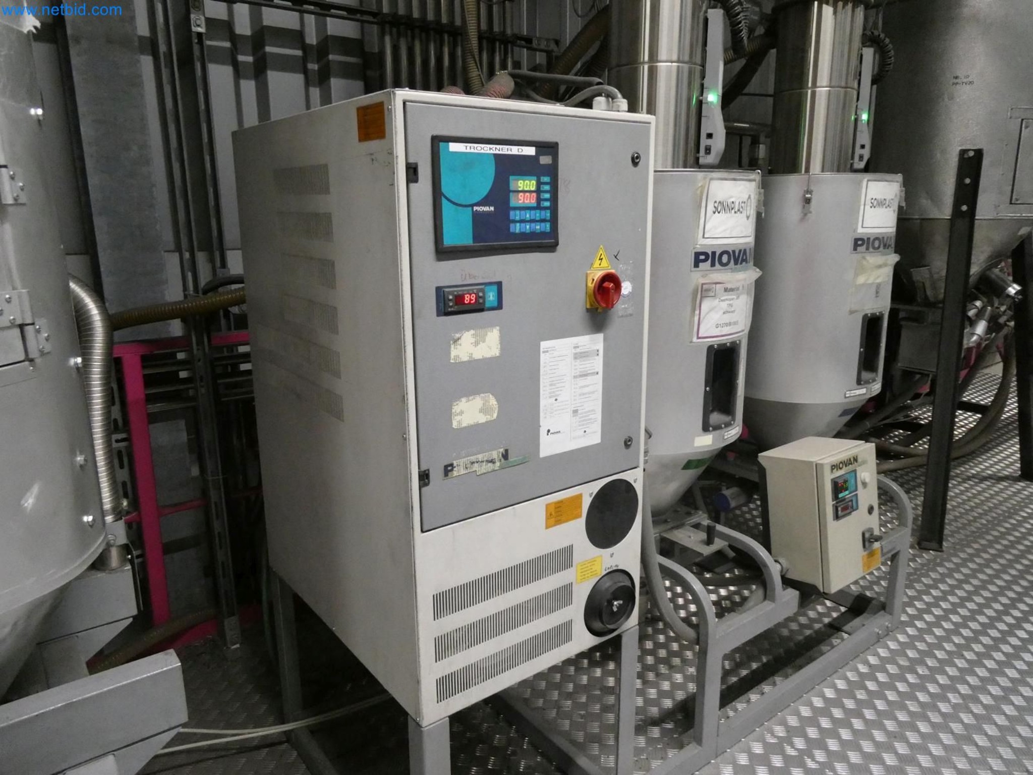 Engel Spritzgießmaschinen und Maschinen aus der Kunststoffindustrie-5