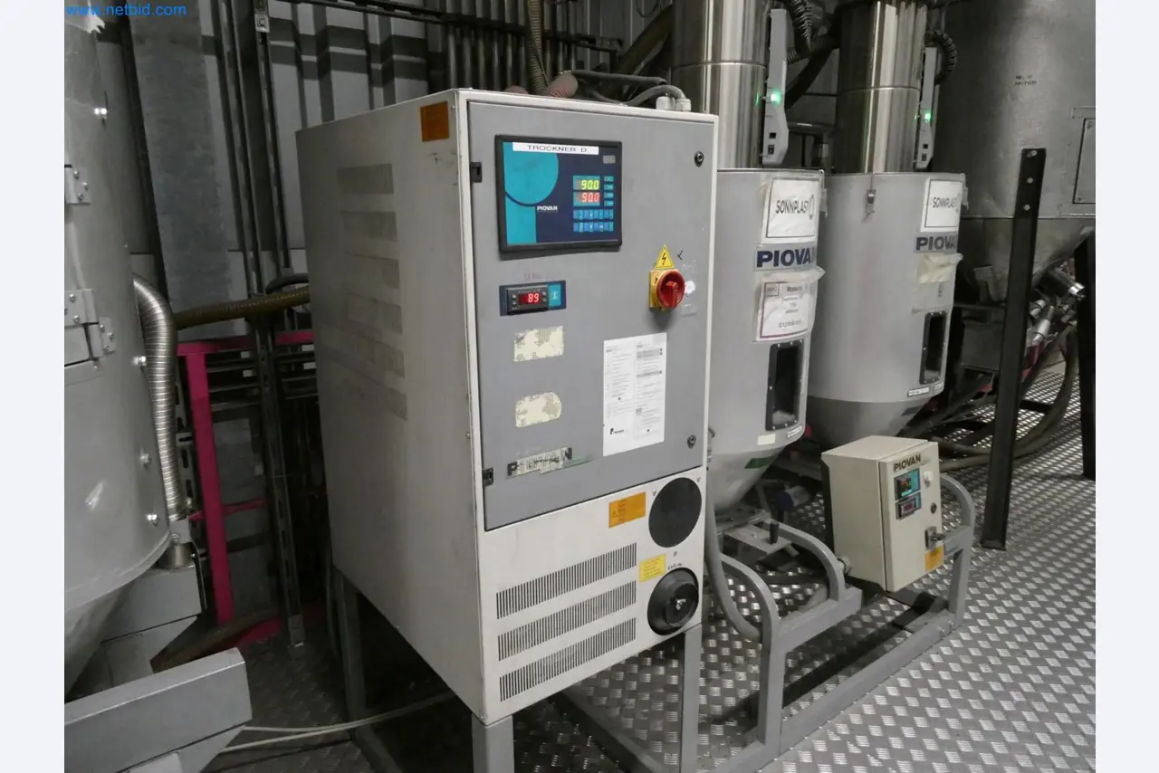 Engel Spritzgießmaschinen und Maschinen aus der Kunststoffindustrie-5