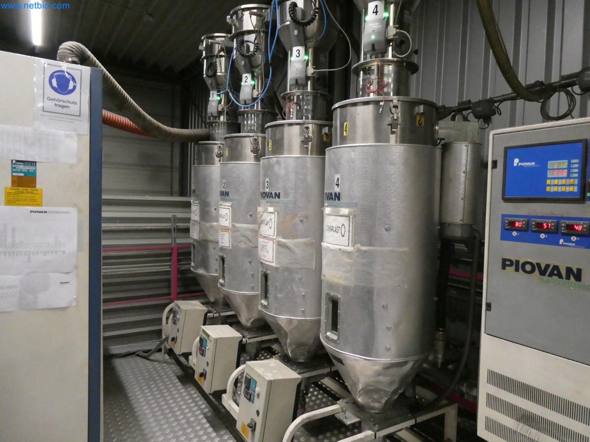 Engel Spritzgießmaschinen und Maschinen aus der Kunststoffindustrie-6