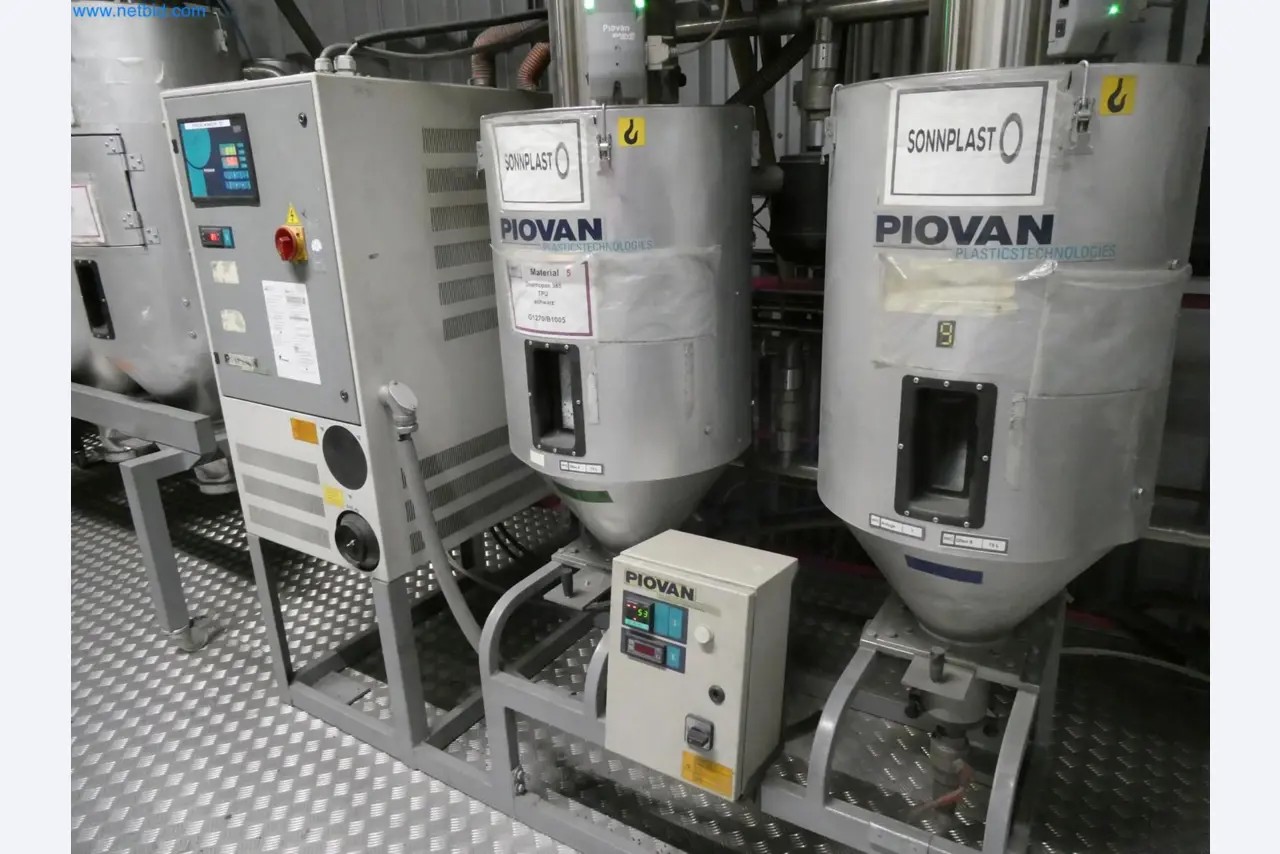 Engel Spritzgießmaschinen und Maschinen aus der Kunststoffindustrie-9