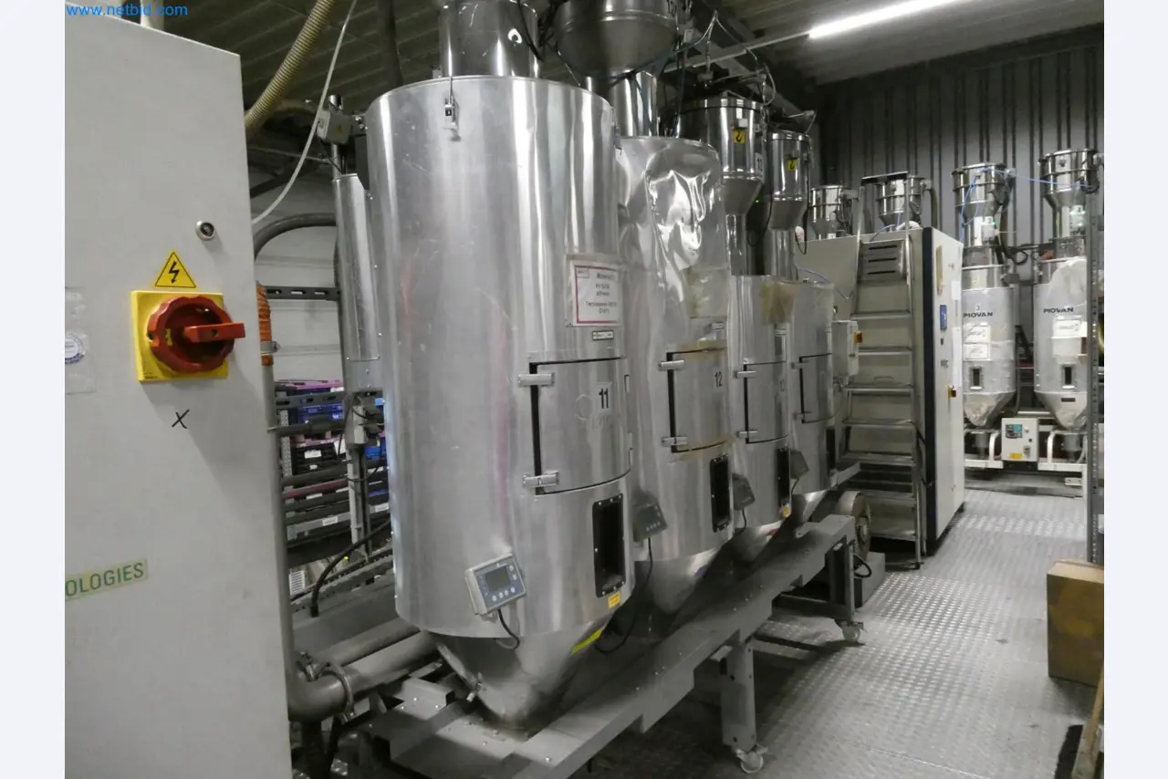 Engel Spritzgießmaschinen und Maschinen aus der Kunststoffindustrie-2